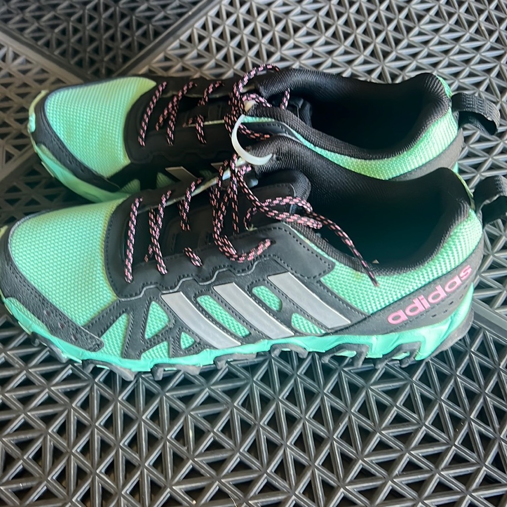 NEW!!! Adidas running shoes NEW sz 7 8